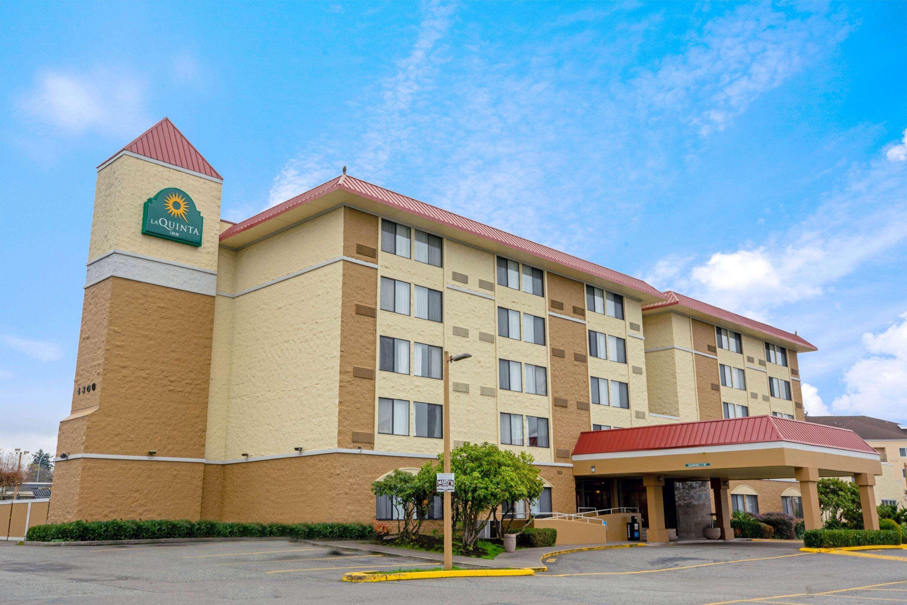 La Quinta Inn By Wyndham Lynnwood Exterior photo