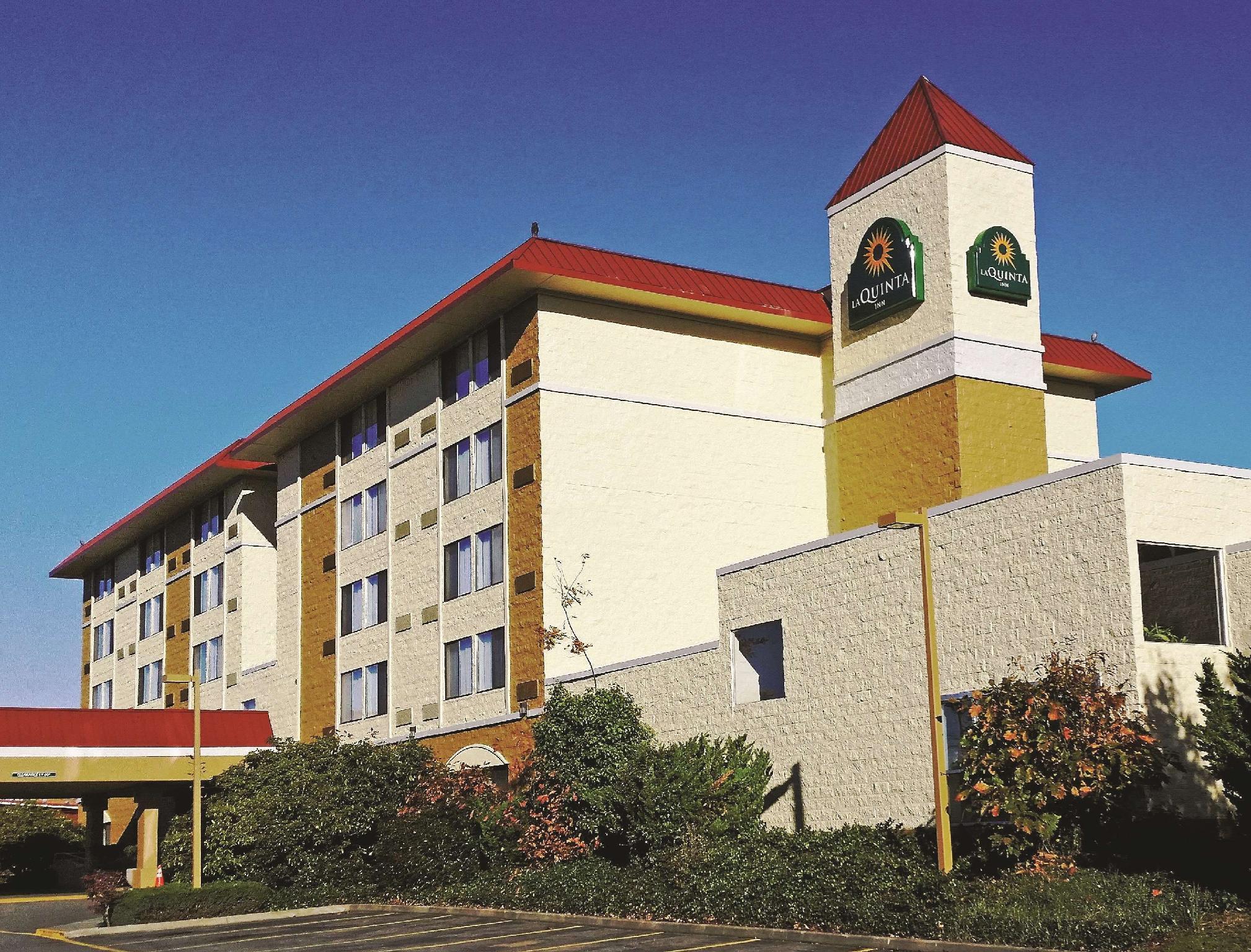 La Quinta Inn By Wyndham Lynnwood Exterior photo