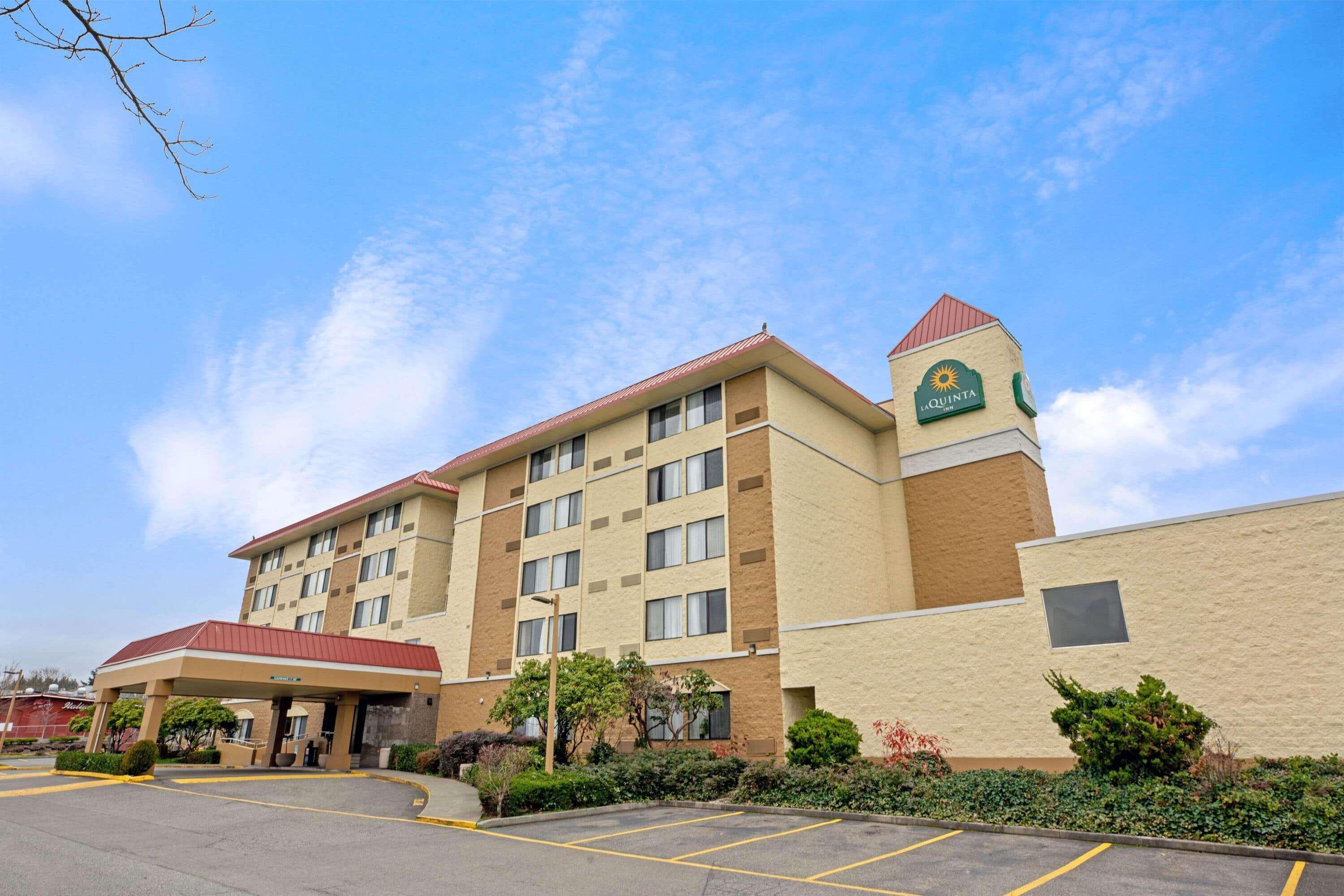 La Quinta Inn By Wyndham Lynnwood Exterior photo