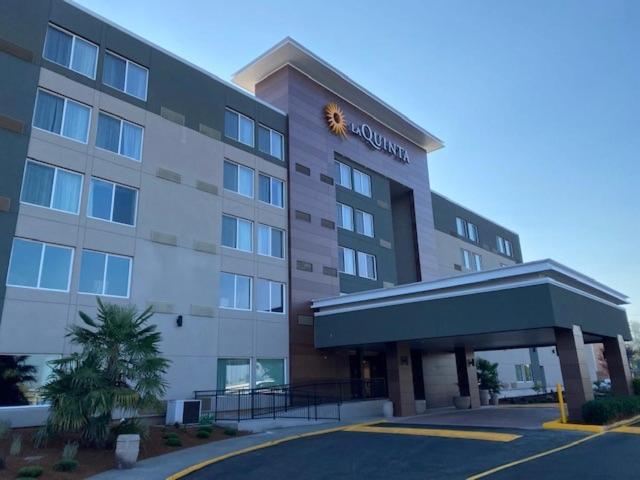 La Quinta Inn By Wyndham Lynnwood Exterior photo