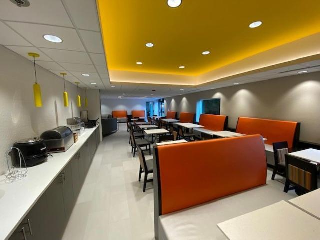 La Quinta Inn By Wyndham Lynnwood Exterior photo