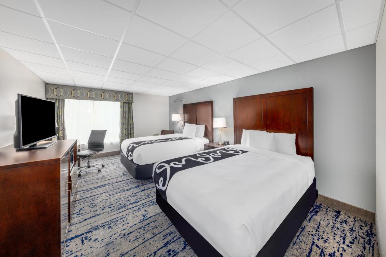 La Quinta Inn By Wyndham Lynnwood Exterior photo