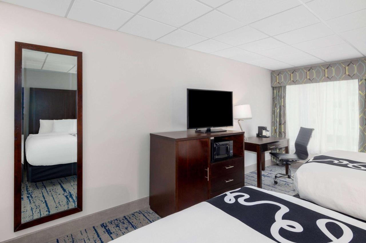 La Quinta Inn By Wyndham Lynnwood Exterior photo