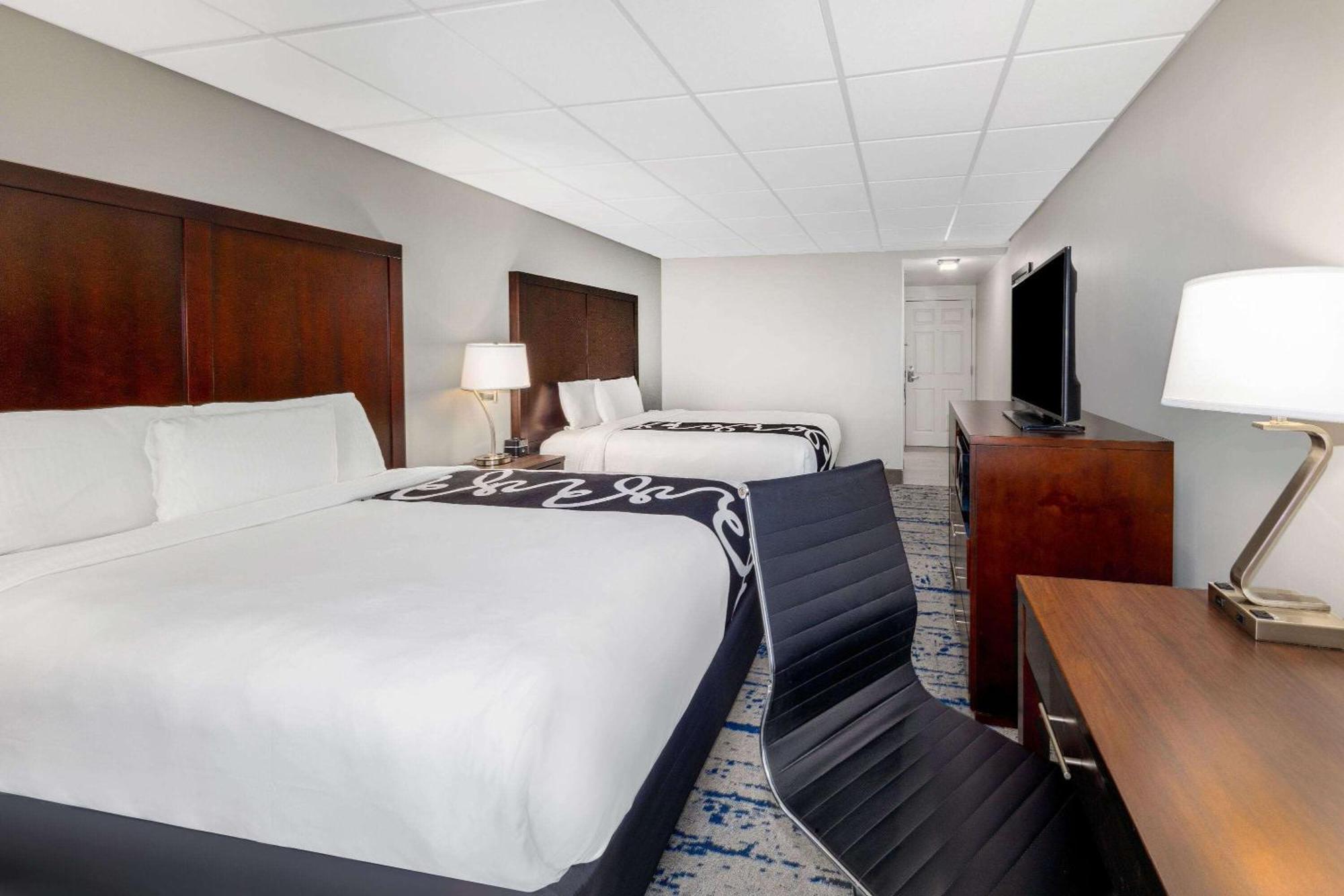 La Quinta Inn By Wyndham Lynnwood Exterior photo